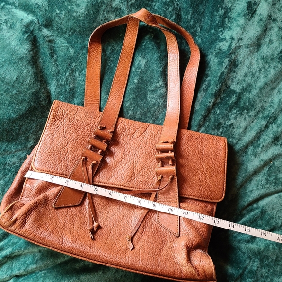 Thick pebbled leather shoulder bag satchel - Picture 4 of 15